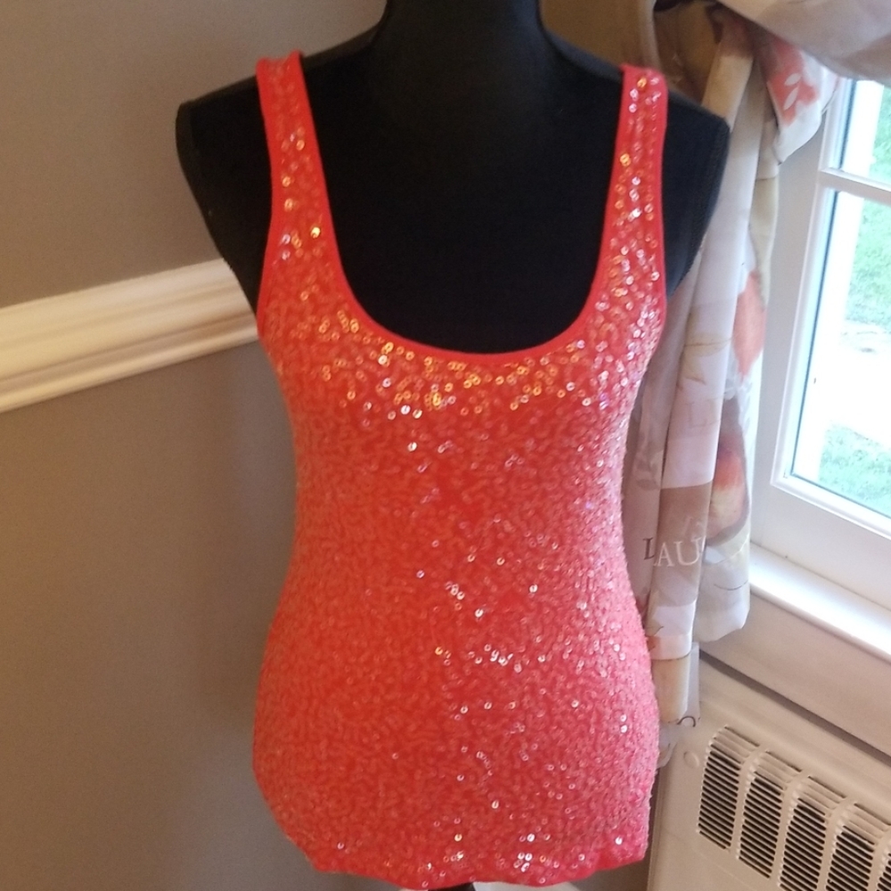 Tank top lot